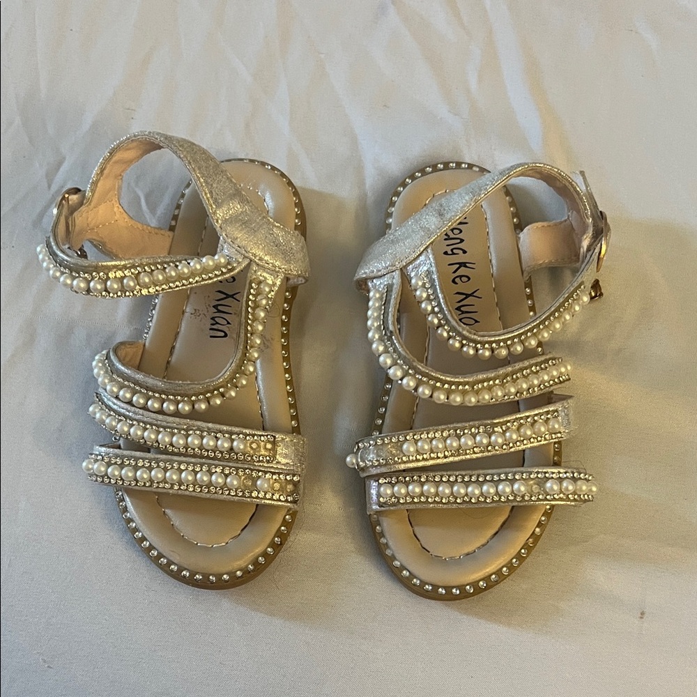 ME Makeover Essentials Kids Pearl-Embellished Sandals